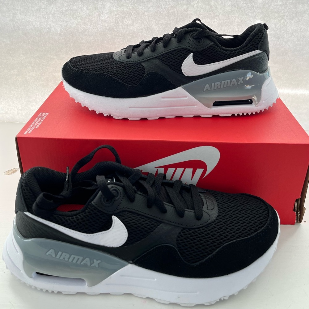 NWT Nike Women’s Air Max Systm Shoes Size: 11.5